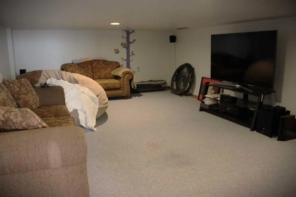 87 Parkland Close E