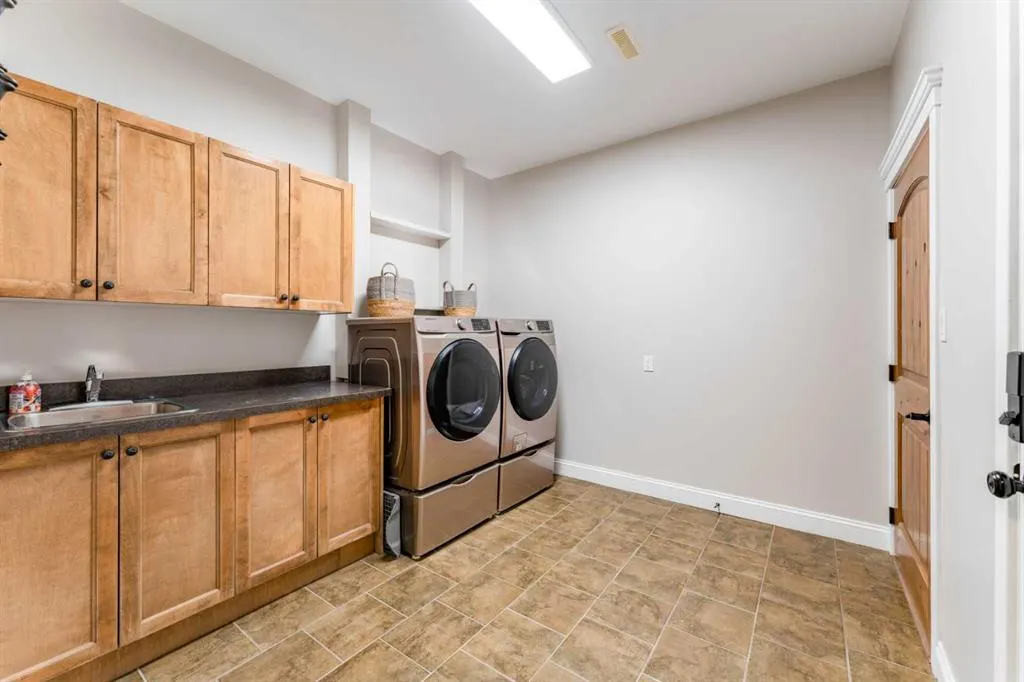 #3-5302 19 Avenue