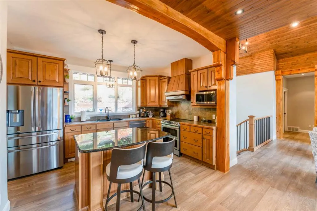 #3-5302 19 Avenue