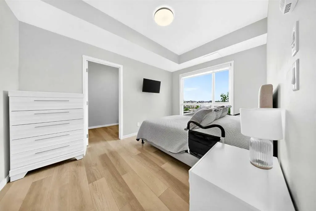 220 Seton Grove SE #1211