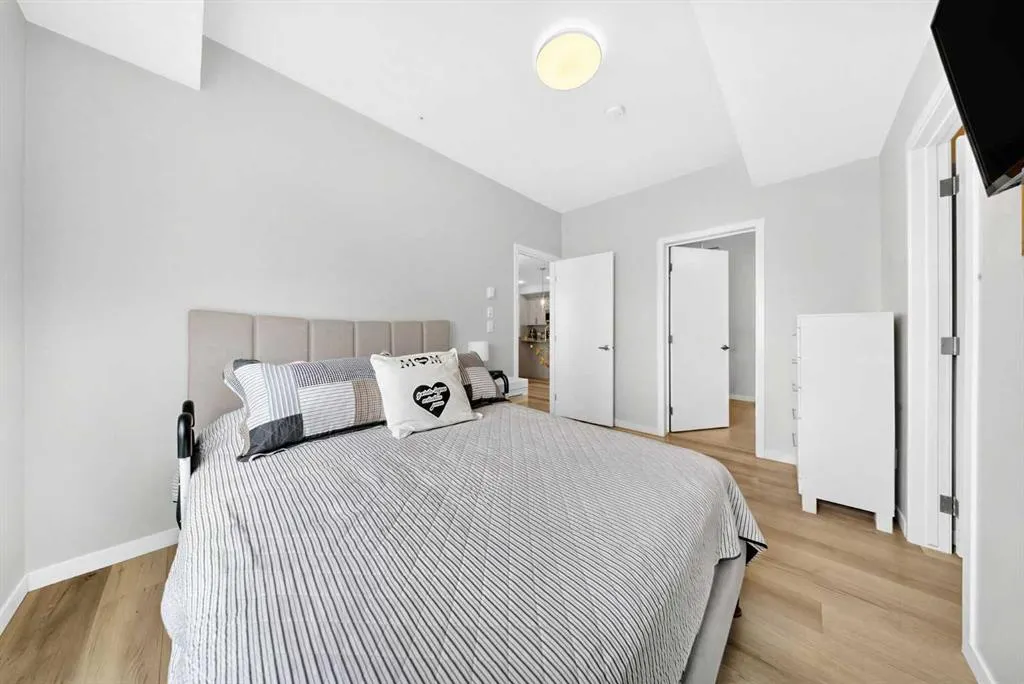 220 Seton Grove SE #1211