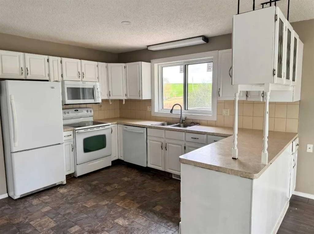 142041 200 Range Road ##26
