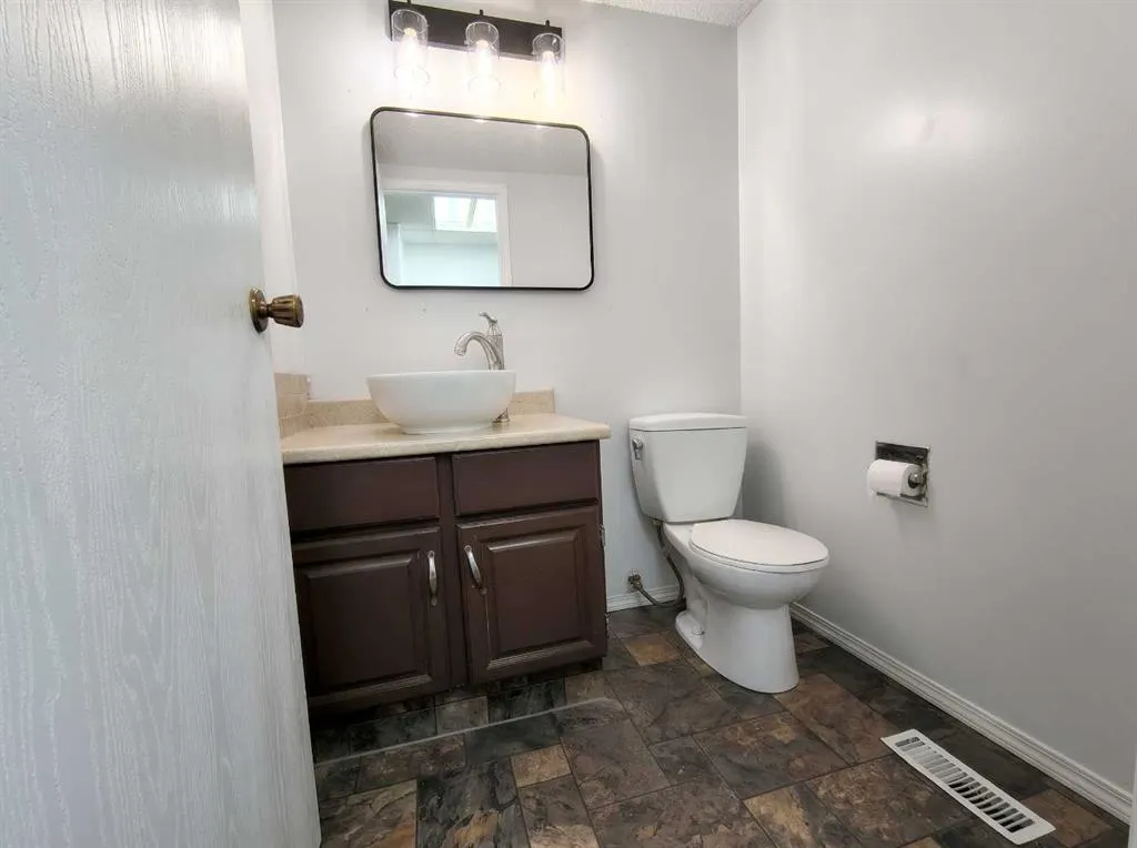 142041 200 Range Road ##26