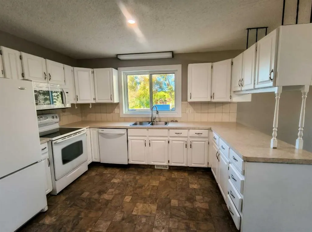 142041 200 Range Road ##26