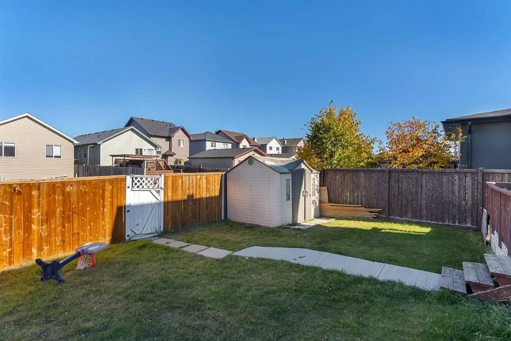282 Saddlefield Place NE