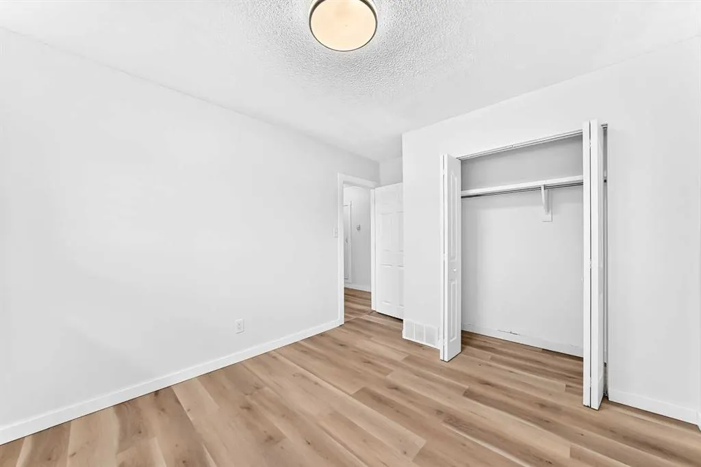 2016 46 Street SE