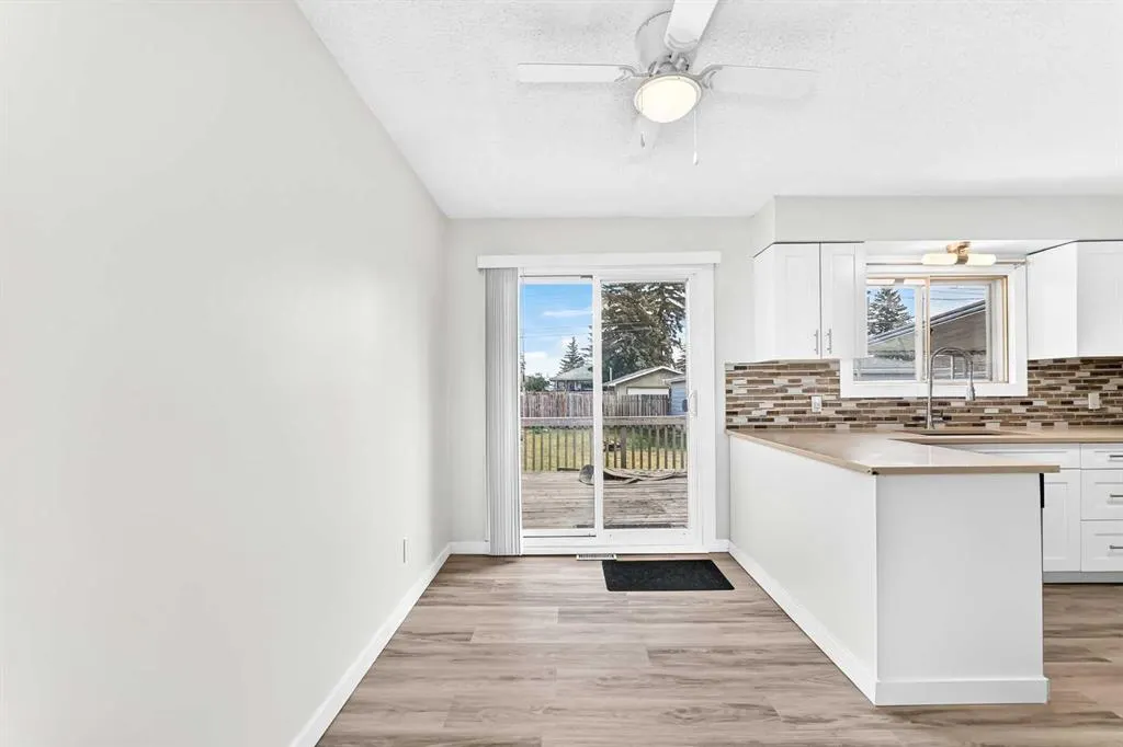 2016 46 Street SE