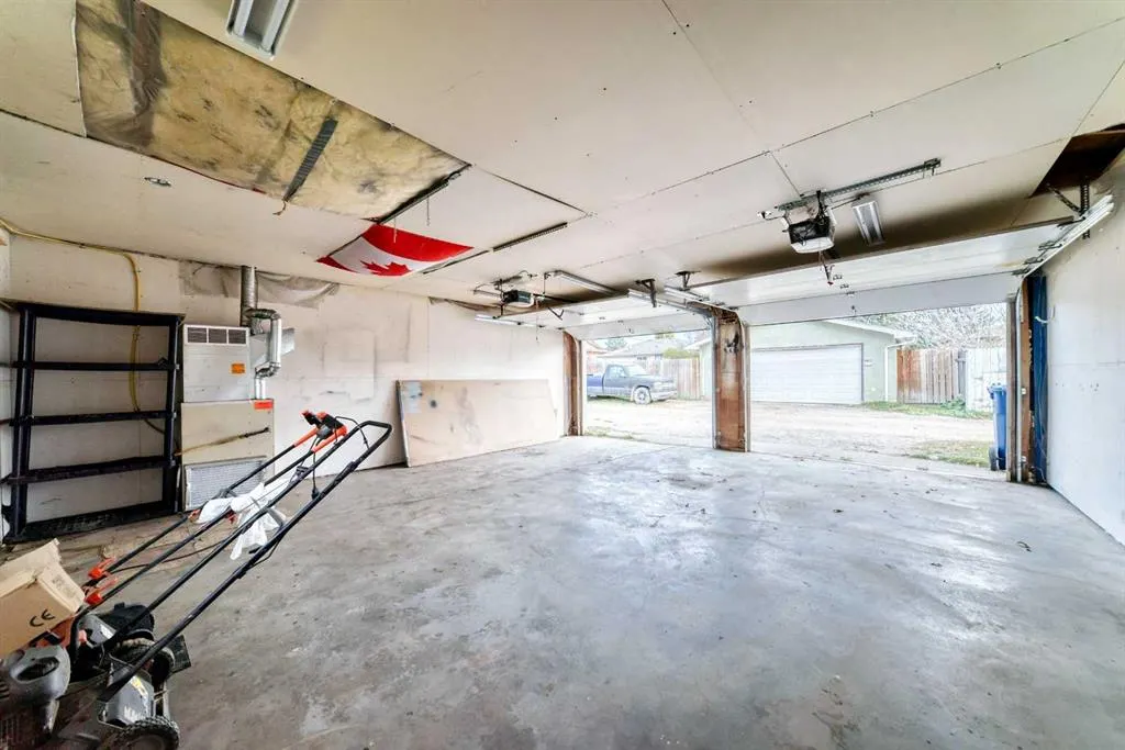 2016 46 Street SE