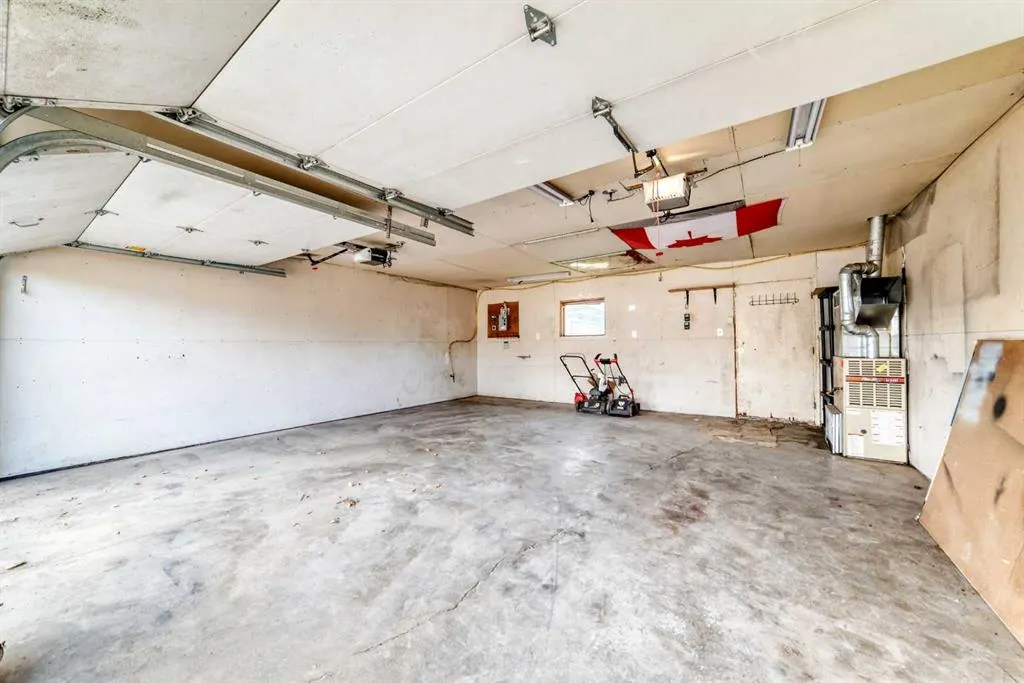 2016 46 Street SE