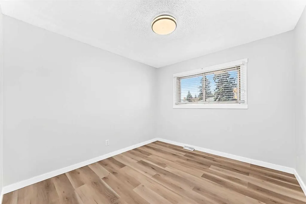 2016 46 Street SE