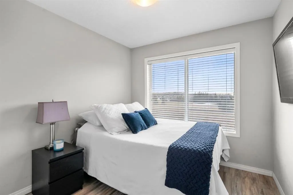 280 Williamstown Close NW #2001