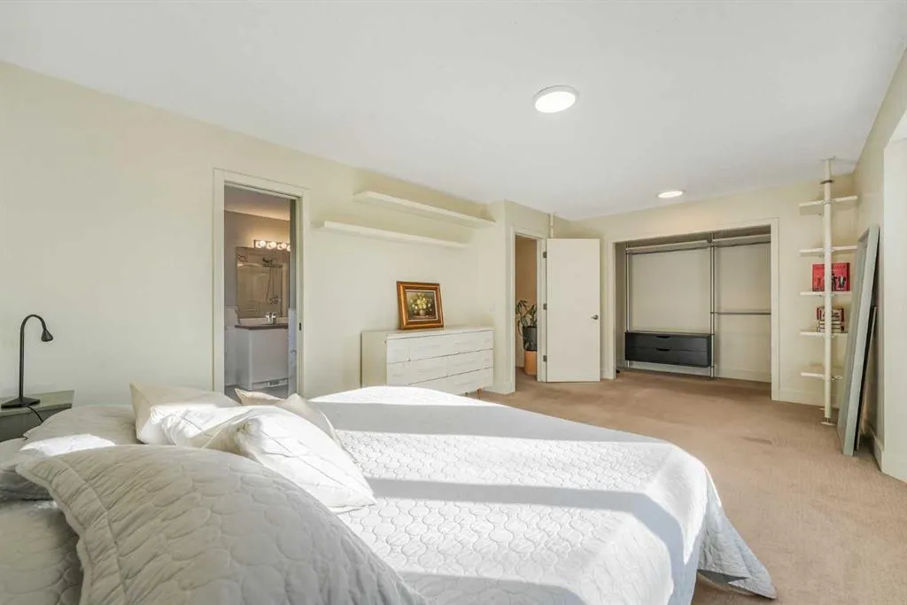 555 Killarney Glen Court SW