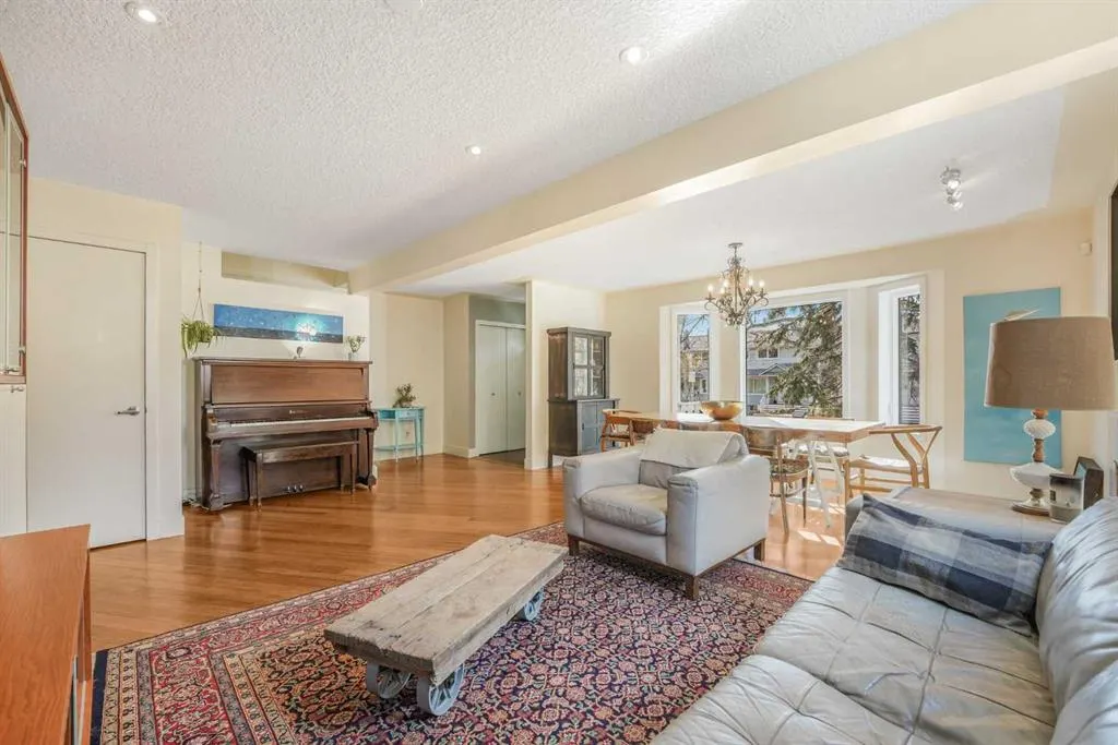 555 Killarney Glen Court SW