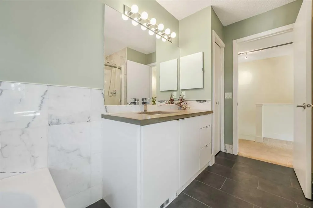 555 Killarney Glen Court SW