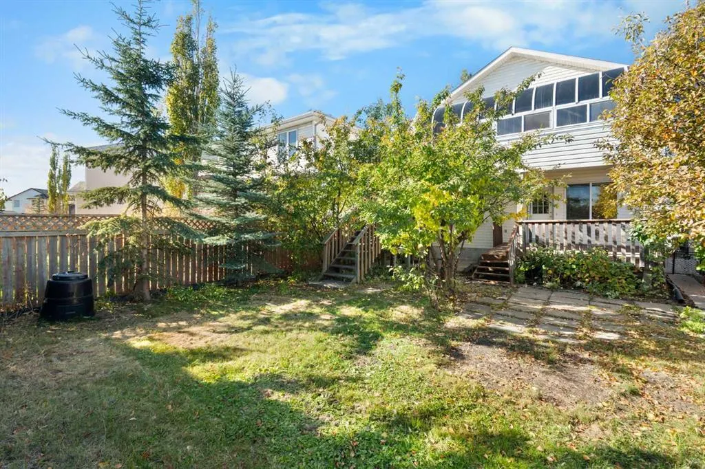 87 Citadel Meadow Grove NW