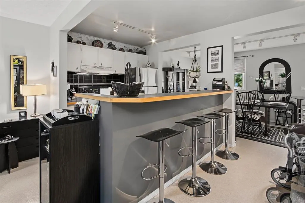 12 Templewood Drive NE #52