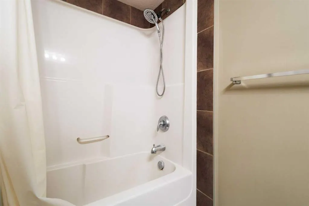 31 Country Village Manor NE #4301