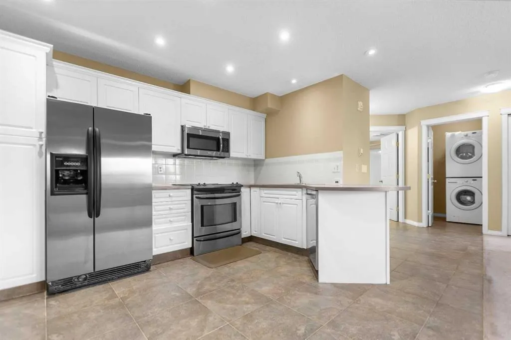 20 Country Hills View NW #201