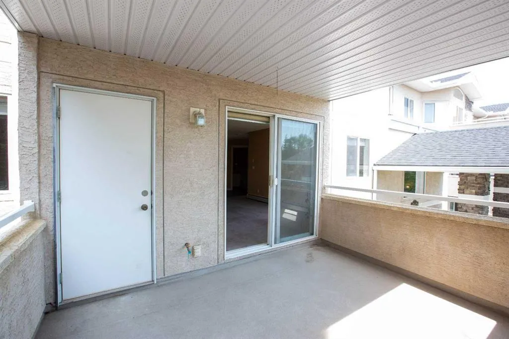 20 Country Hills View NW #201