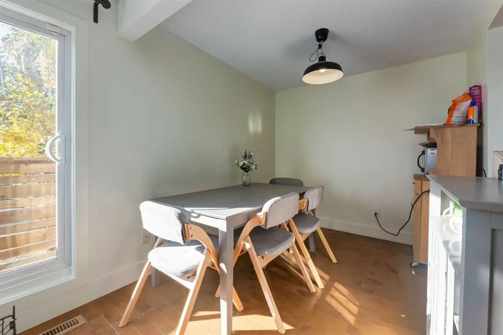 6222 31 Avenue NW #2