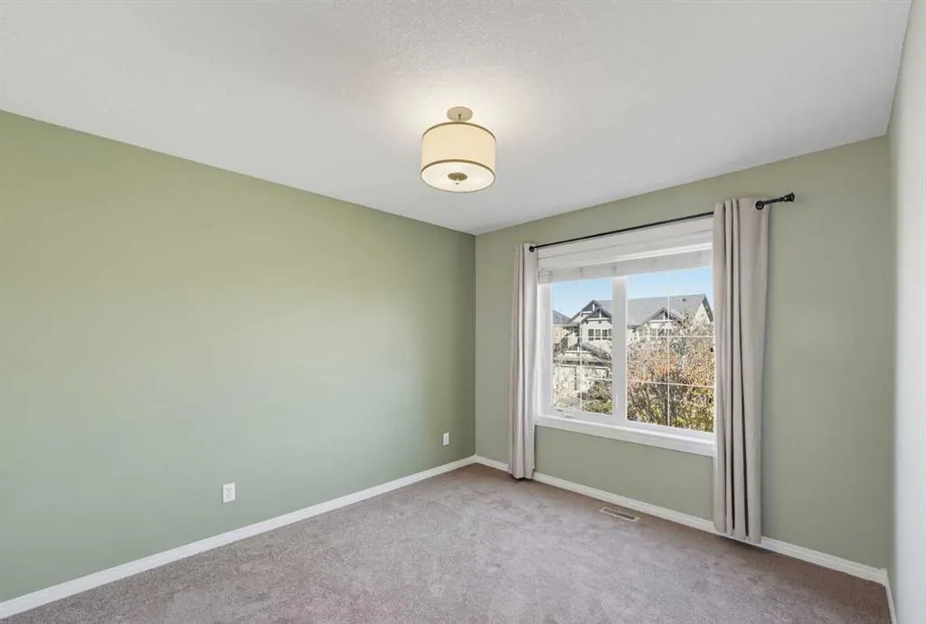 222 Elgin Estates Park SE