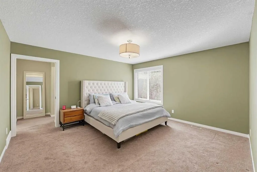 222 Elgin Estates Park SE