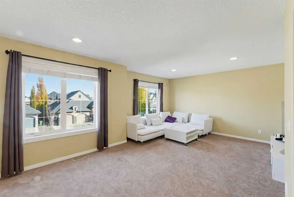 222 Elgin Estates Park SE