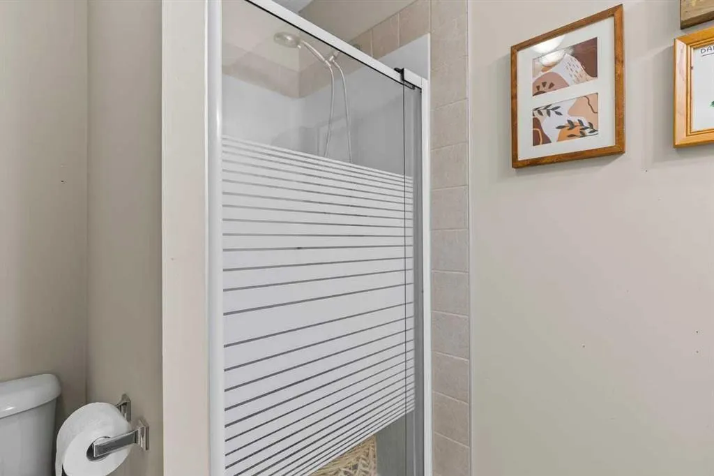 6 Strathford Place