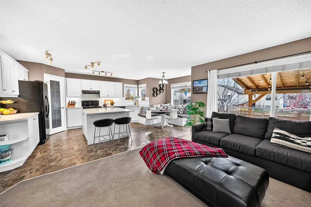 165 Covehaven Gardens NE