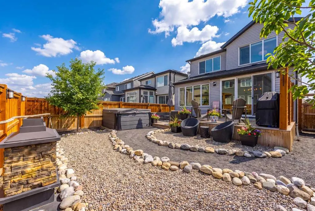 170 Legacy Glen Way SE