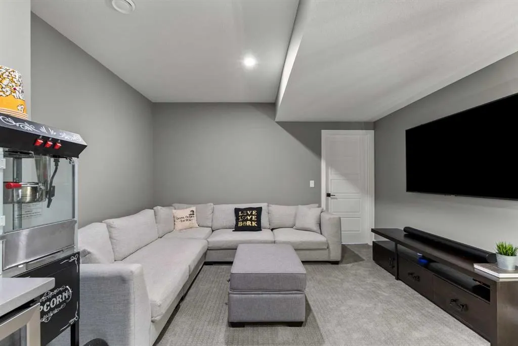 32 Monterra Landing