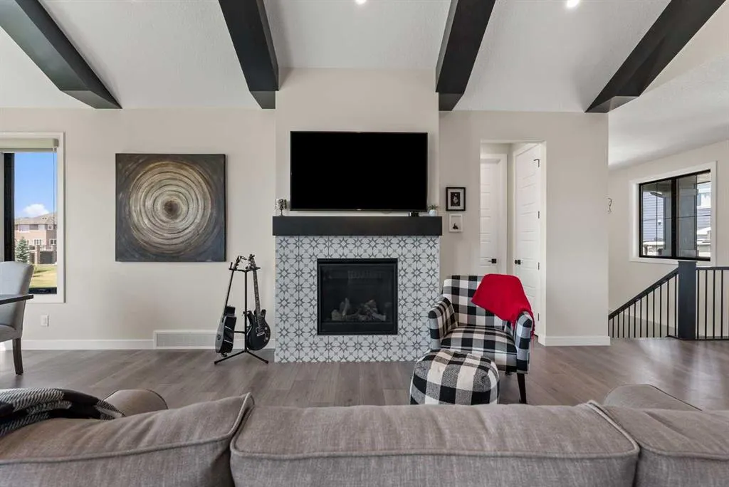 32 Monterra Landing