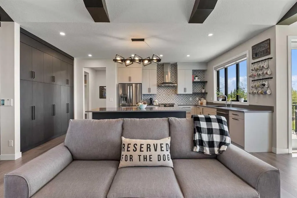 32 Monterra Landing