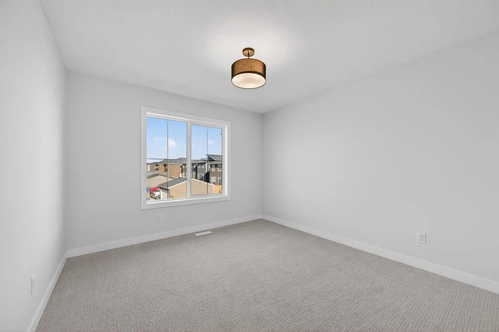 709 Dawson Common