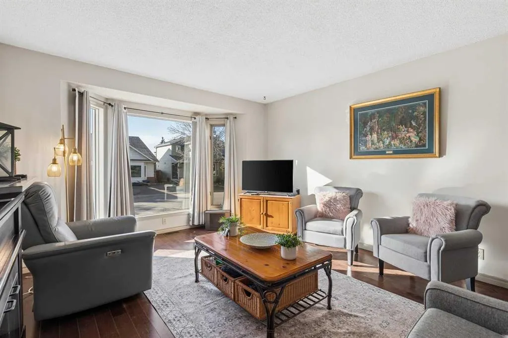 17 Shawglen Court SW