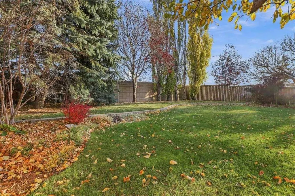 144 Bernard Way NW