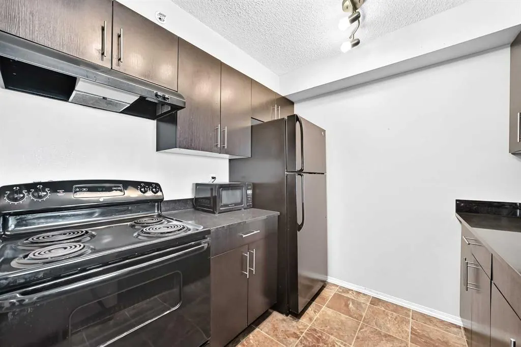 195 Kincora Glen Road NW #404