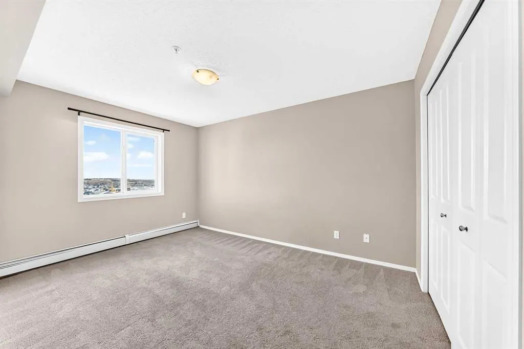 195 Kincora Glen Road NW #404
