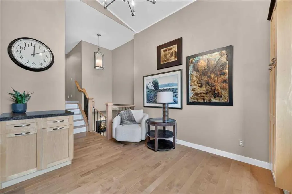 20 Hidden Valley Gardens NW