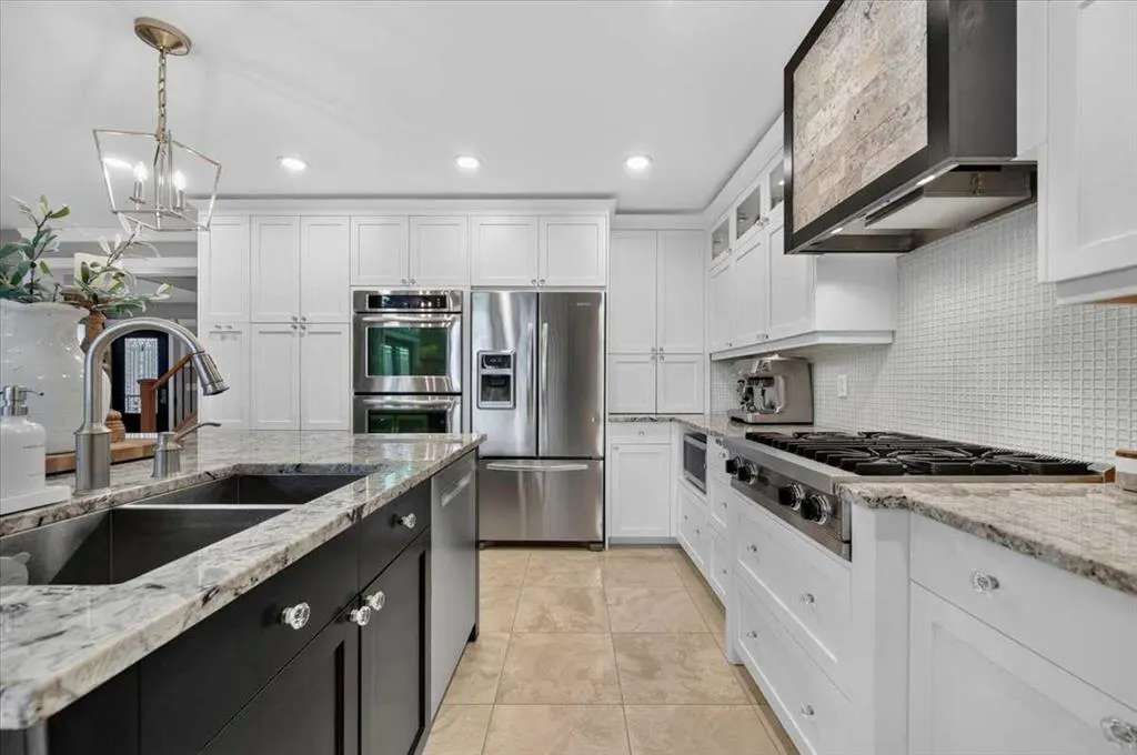 20 Hidden Valley Gardens NW
