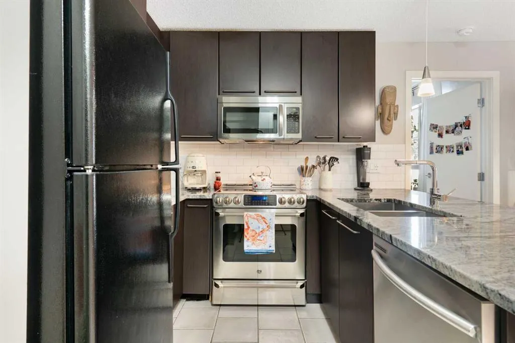 35 Richard Court SW #159