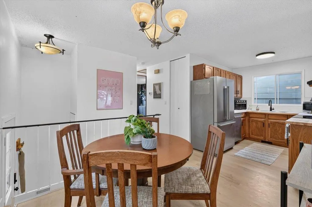 219 Sunvale Crescent SE