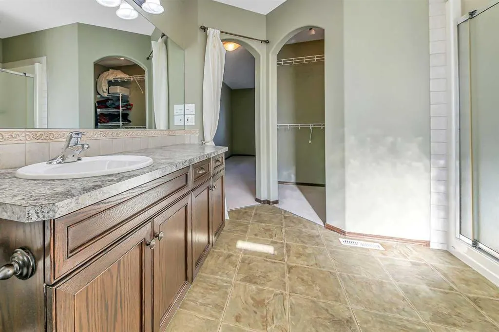 61 Lanterman Close