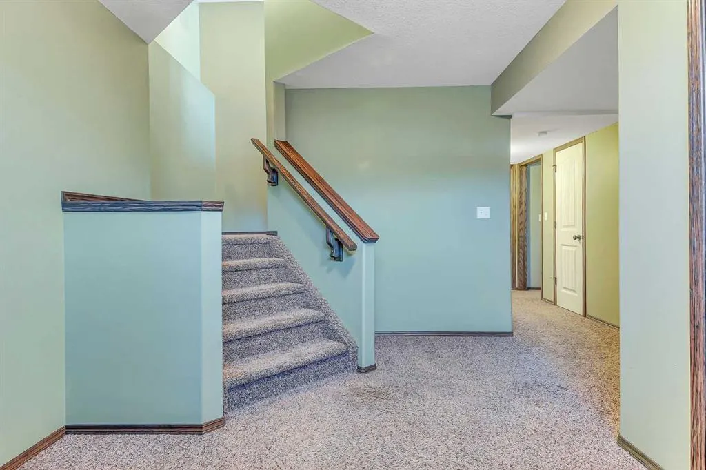 61 Lanterman Close
