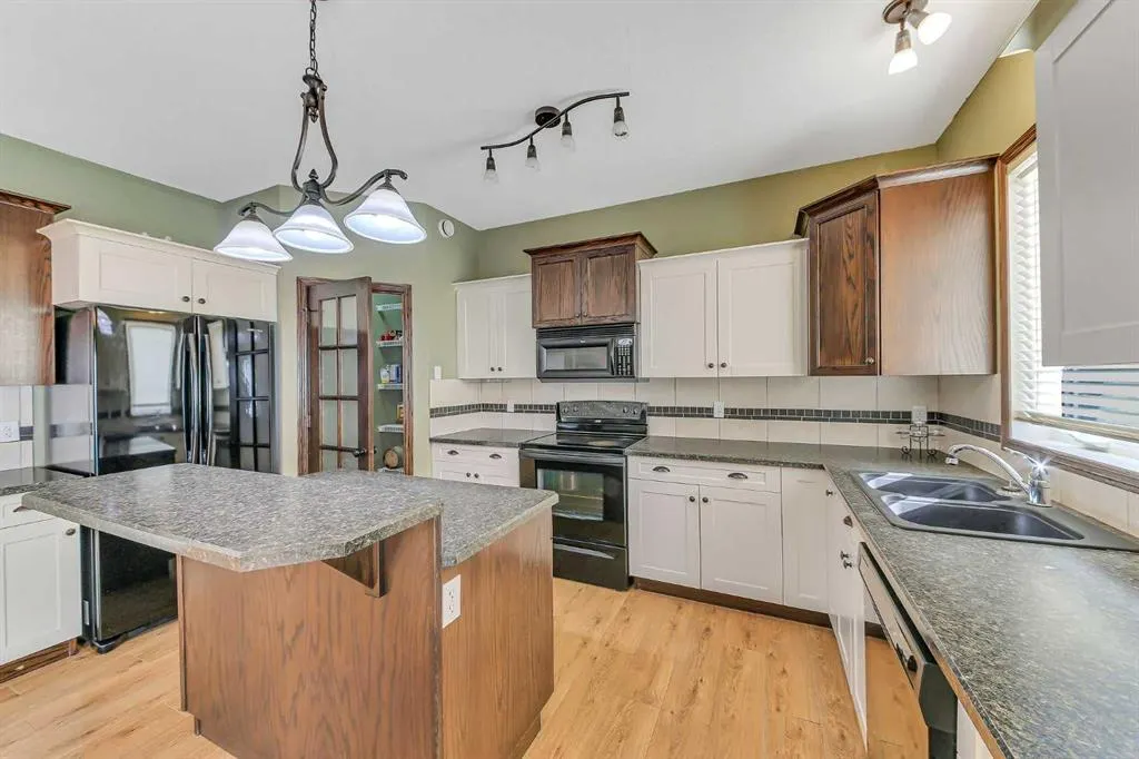 61 Lanterman Close