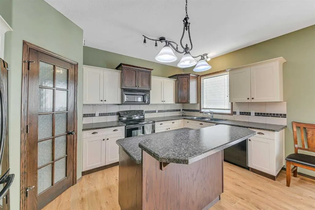 61 Lanterman Close