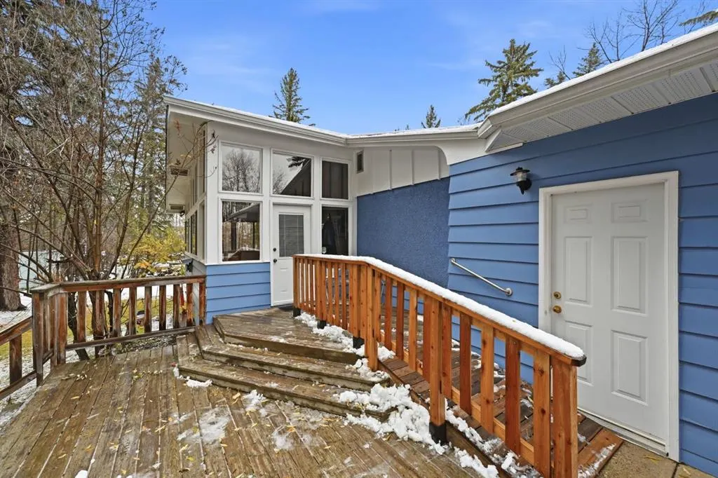 6 College Park Close