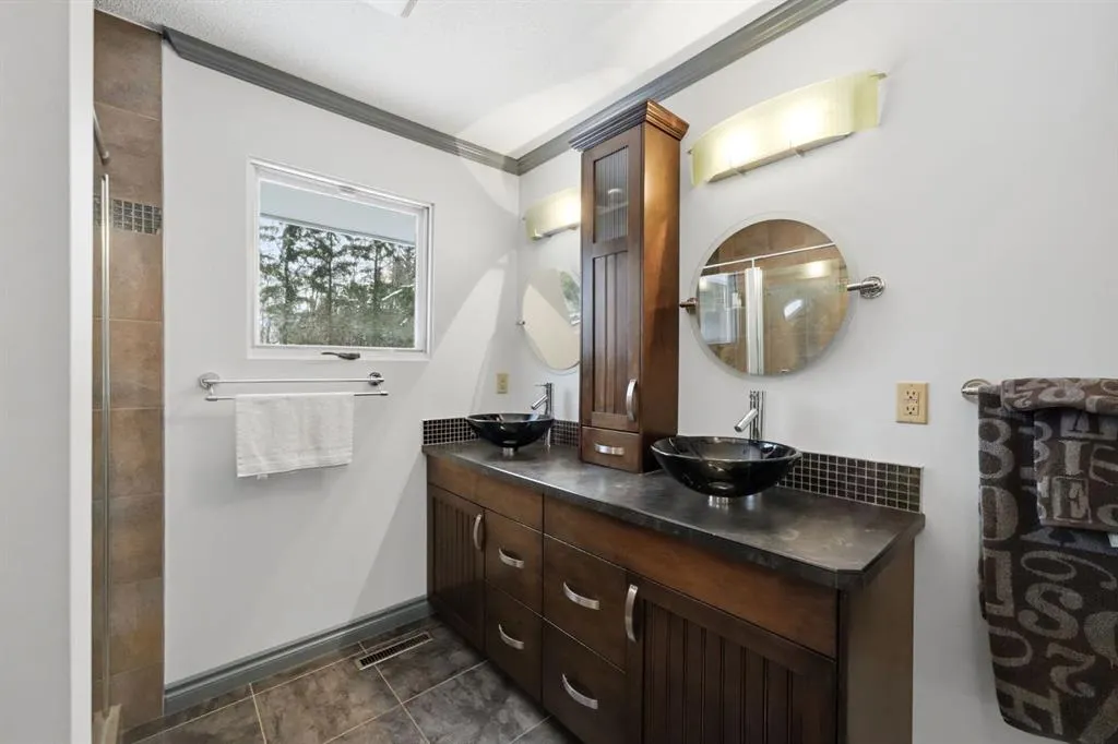 6 College Park Close