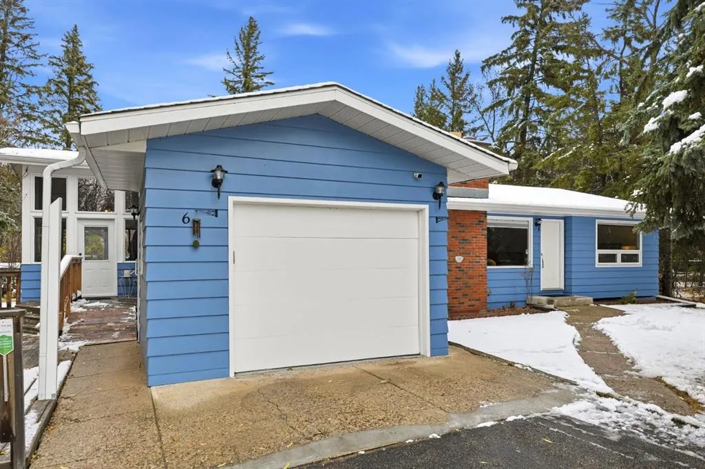 6 College Park Close