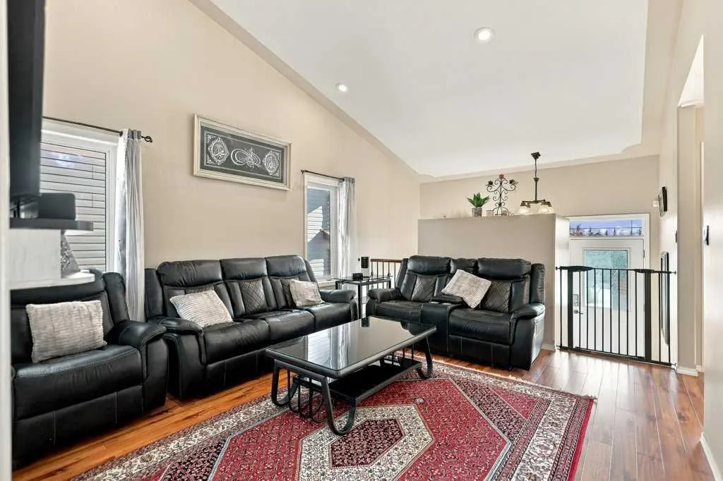 15 Inkster Close